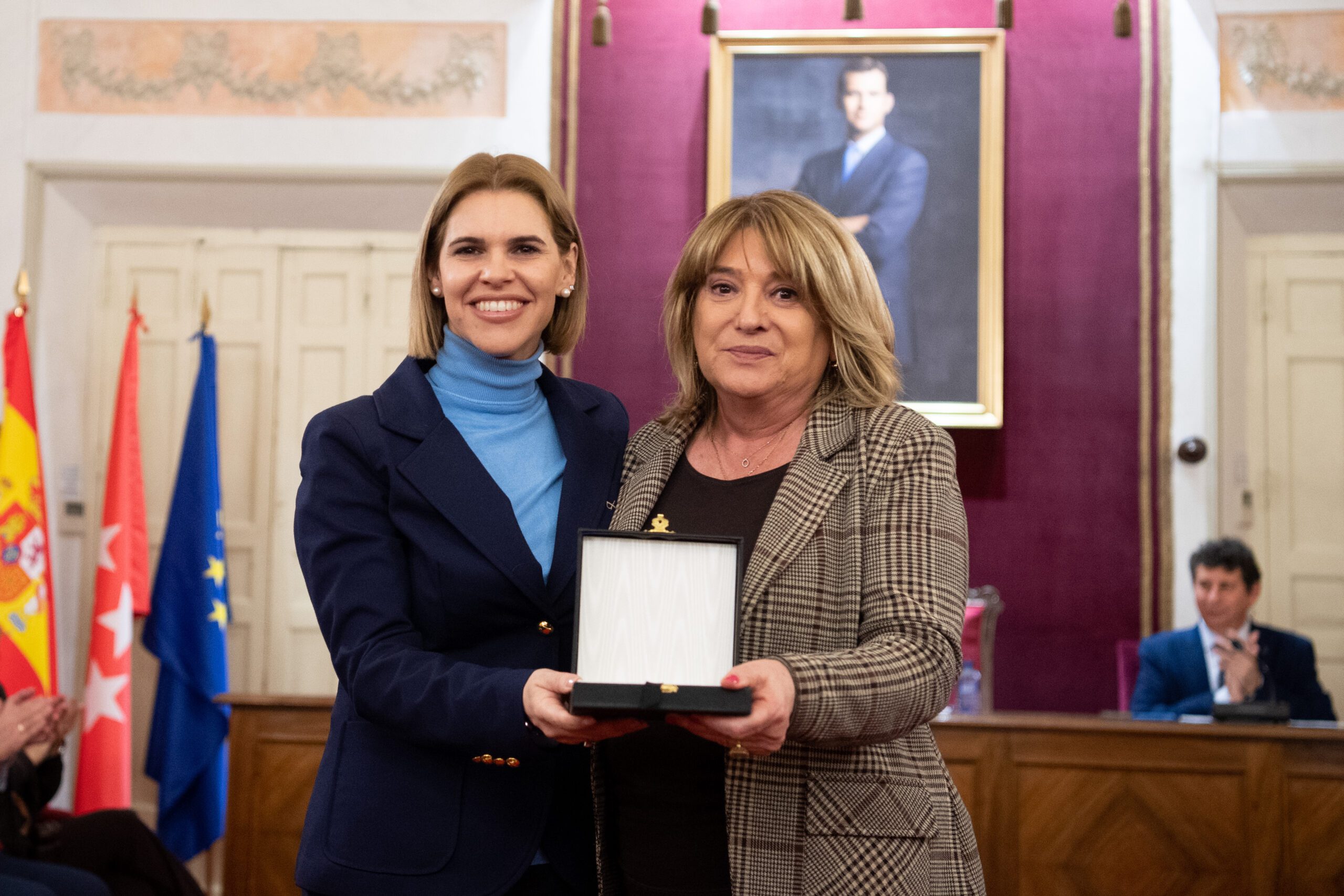La alcaldesa otorga el Premio Ciudad de Alcalá ‘Patrimonio Mundial’ al Gobierno de Aragón por restaurar las pinturas del Monasterio de Sijena