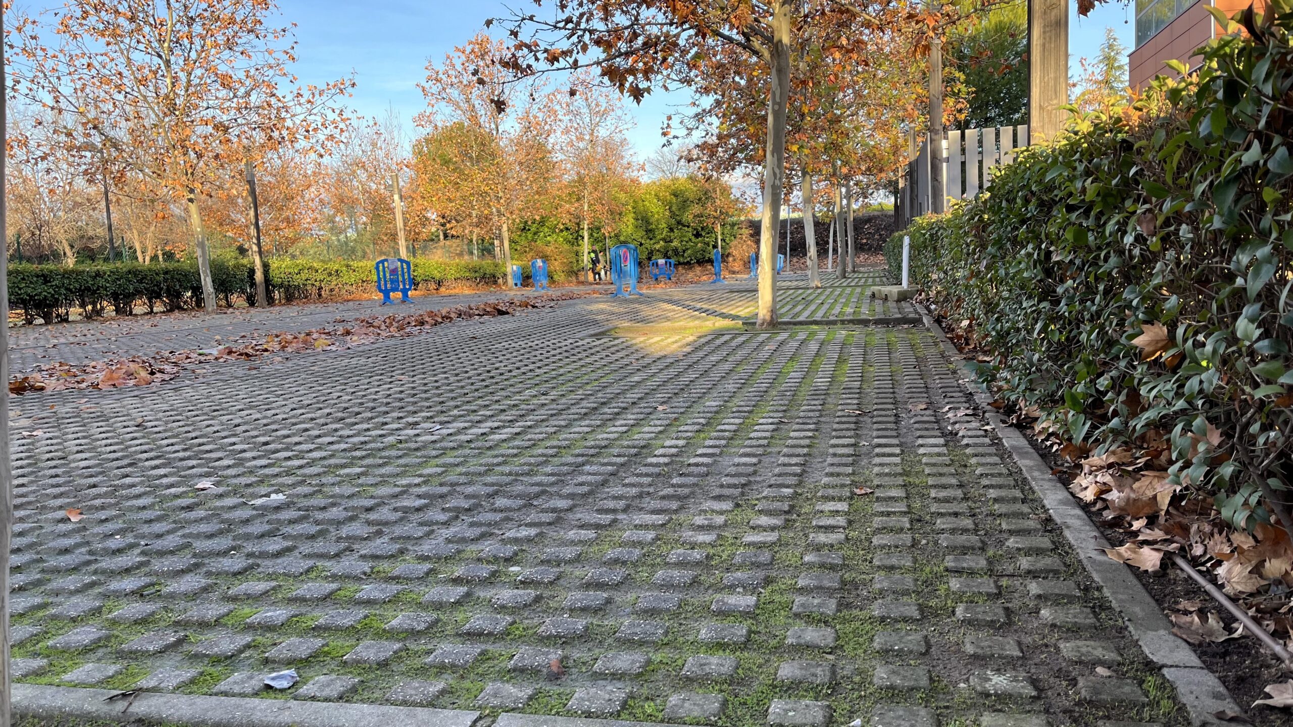 Mejoras en la Pavimentación del Aparcamiento de la Junta Municipal del Distrito IV a Cargo del Ayuntamiento de Alcalá