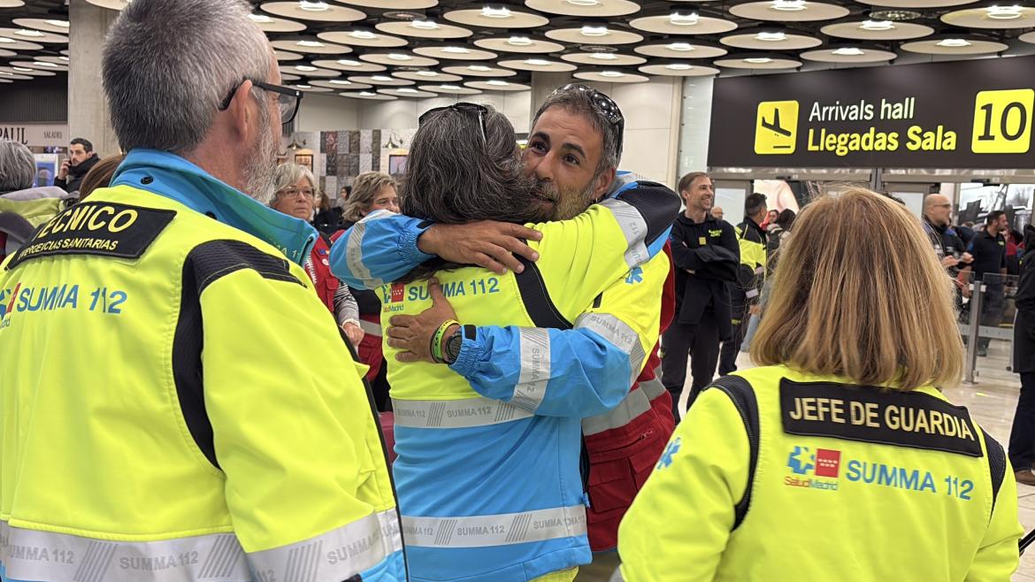 Profesionales del SUMMA 112 de Madrid Brindan Ayuda Sanitaria en Jamaica Tras Paso del Huracán Melissa