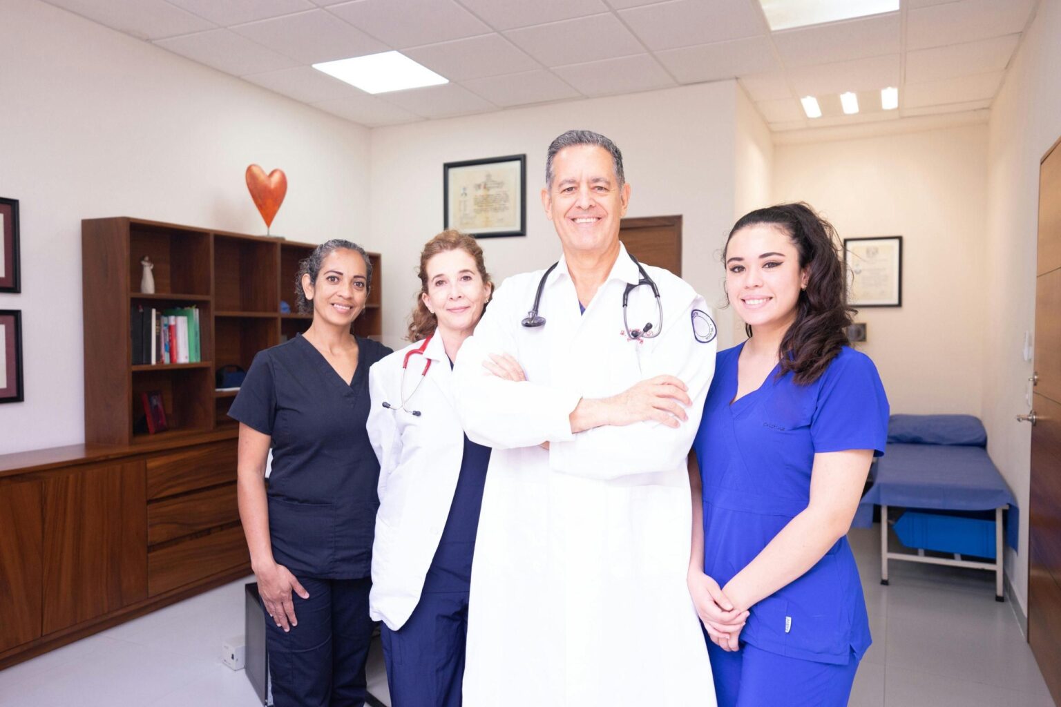 Servicio Integral de Atención Médica de Urgencias 24/7 para Pacientes Internacionales en España