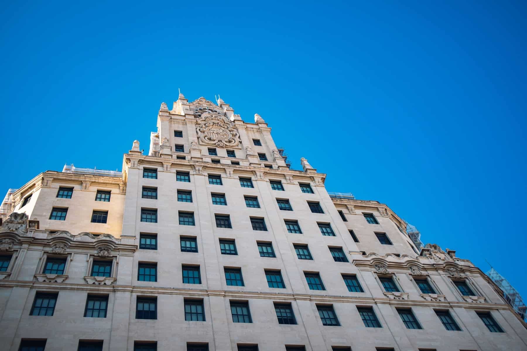 Telefónica Consolida su Dominio en 5G: Conectando 5,700 Municipios y Avanzando hacia el 5G SA
