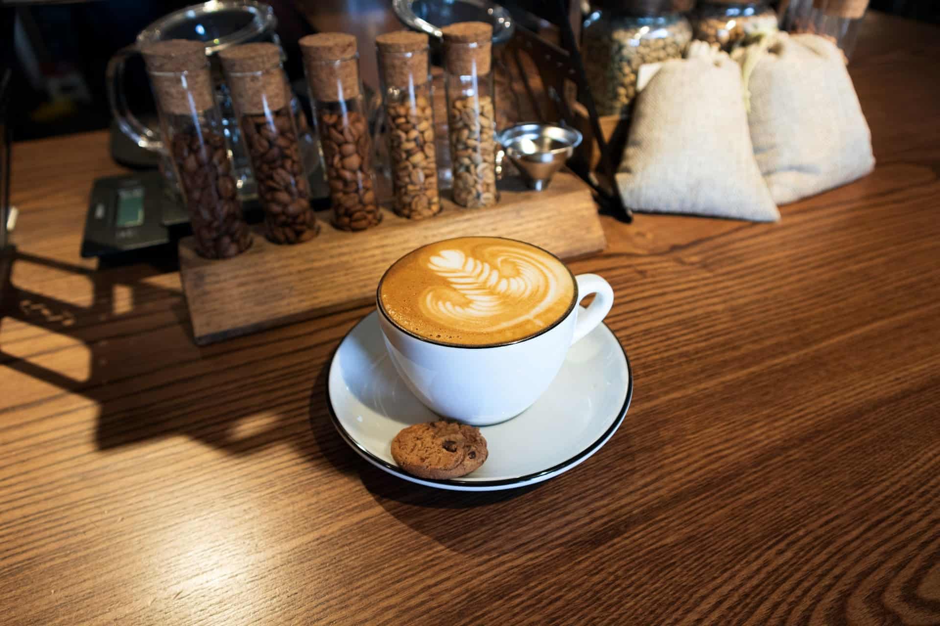 ¿A qué hora es mejor beber café para mantener la energía durante más tiempo?
