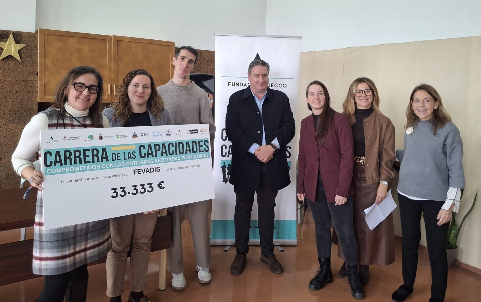 Álex Roca Dona 100.000 Euros a Tres Entidades para Ayuda por la DANA: Resultados de la Carrera de las Capacidades