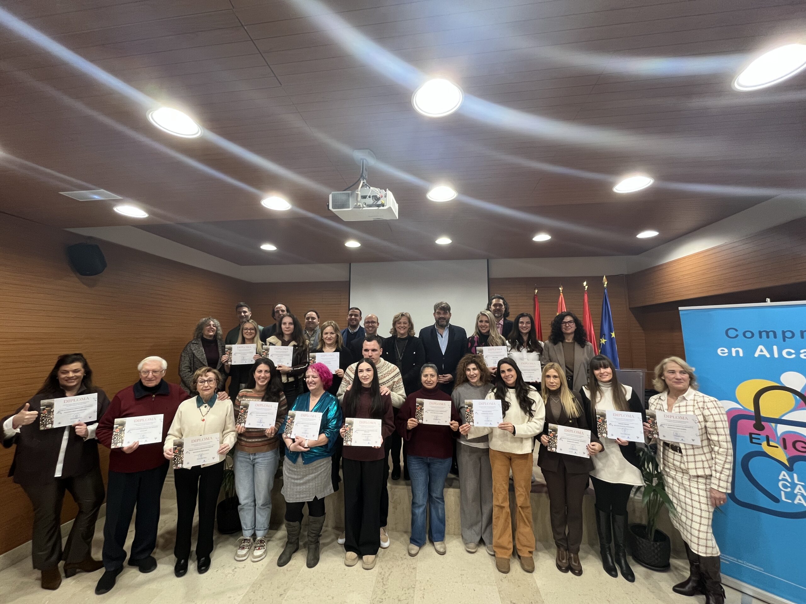 Celebración Navideña: Dulces Mágicos de Patricia, Floristería Pétalos y Estilo Pontejos Triunfan en el Concurso de Escaparatismo de Alcalá