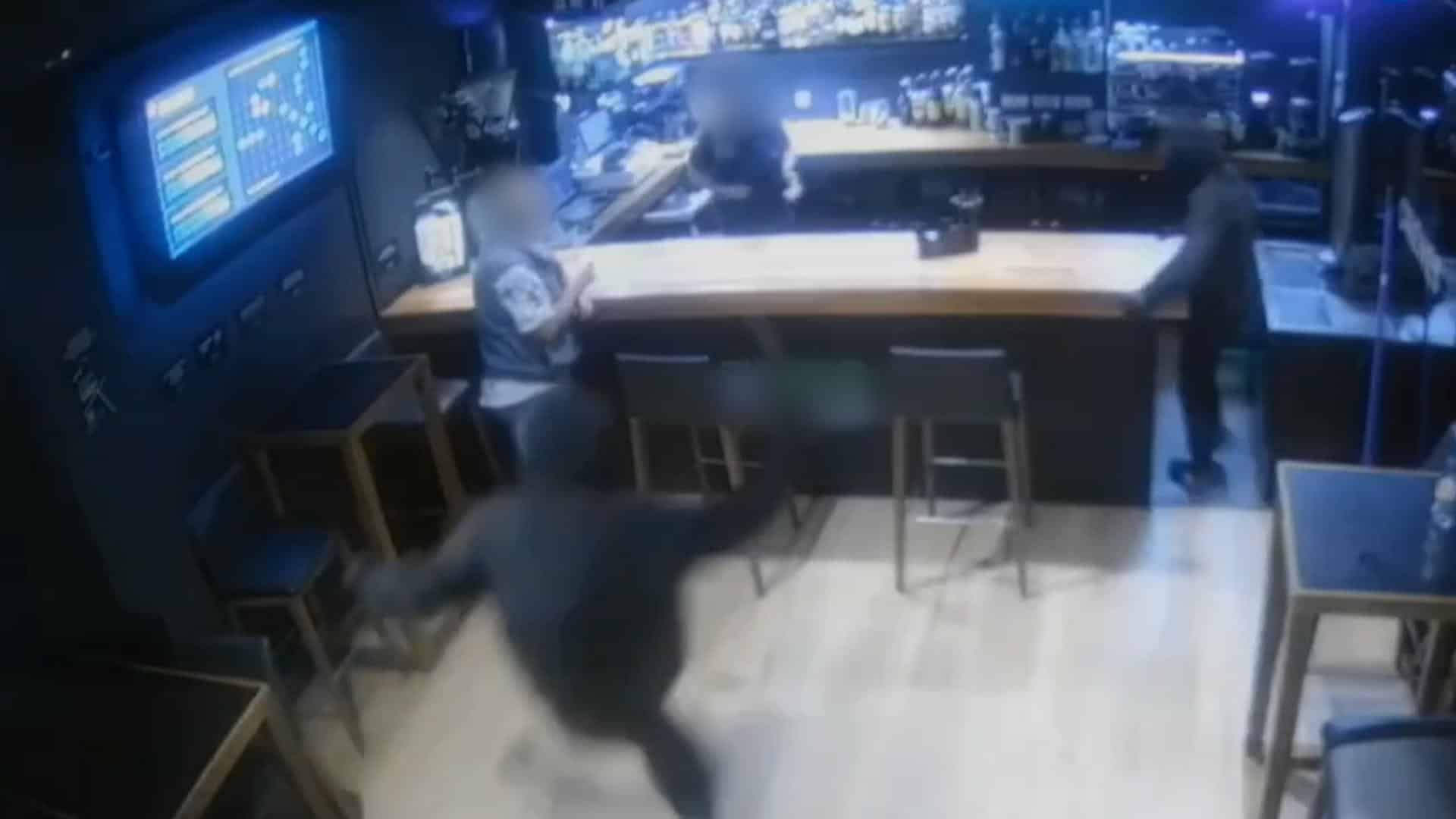 Dos hombres arrestados por asaltar un salón de juegos en Águilas, Murcia