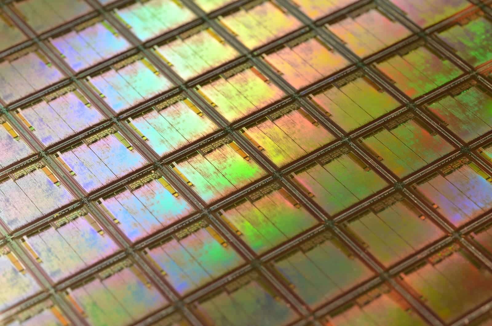 Duelo de Gigantes: LRCX y TSM en la Carrera por Moldear el Futuro de la Inteligencia Artificial