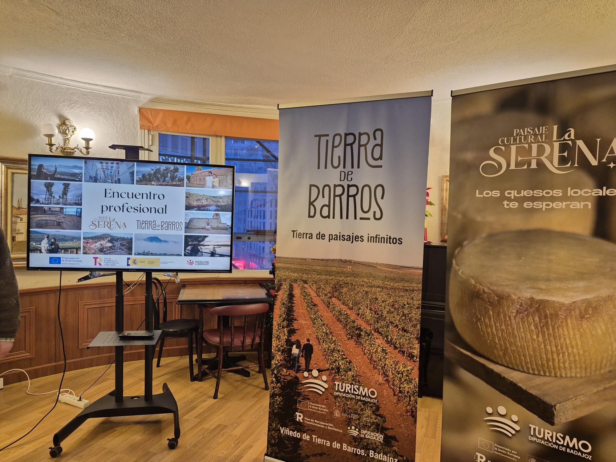 Innovadoras Propuestas de Turismo en Tierra de Barros y La Serena Presentadas en el Hogar Extremeño de Madrid