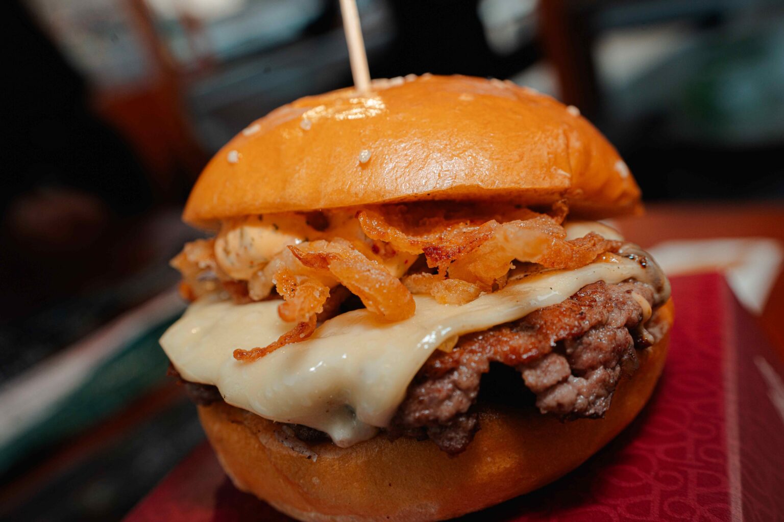 La Birra Bar se Corona Campeón en el ‘Dubái Burger Championship’