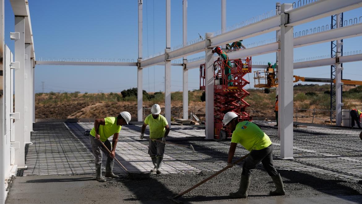 Madrid logra la mayor caída del desempleo en España con un descenso del 17,4% en 2025