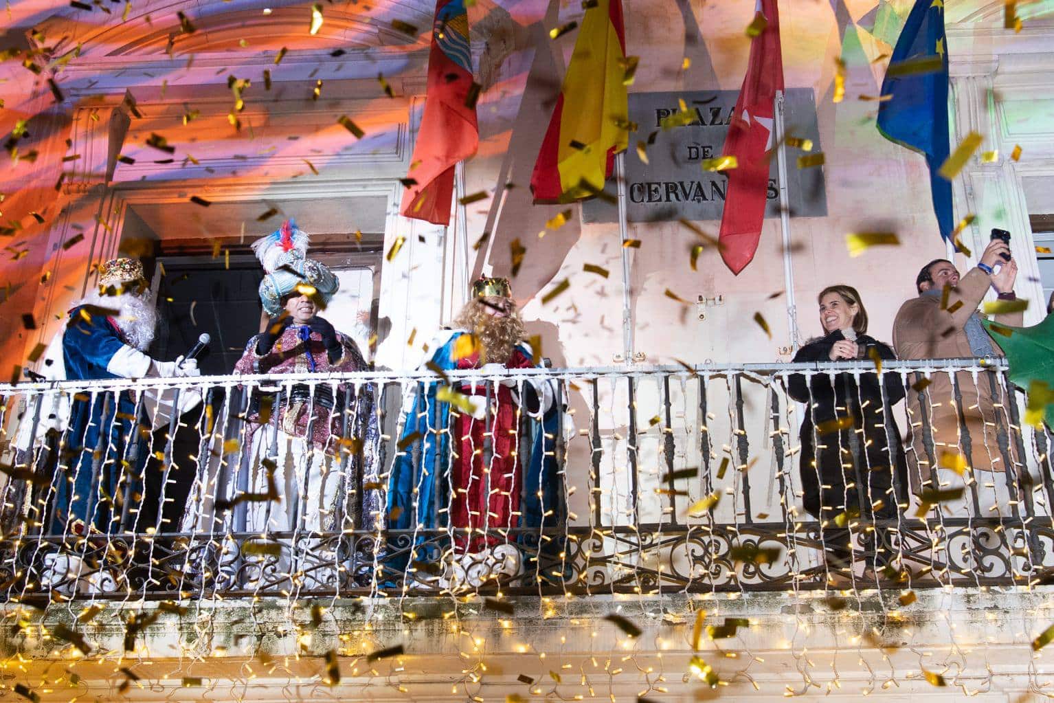 Miles de Personas Inundan Alcalá para Disfrutar de la Tradicional Cabalgata de Reyes