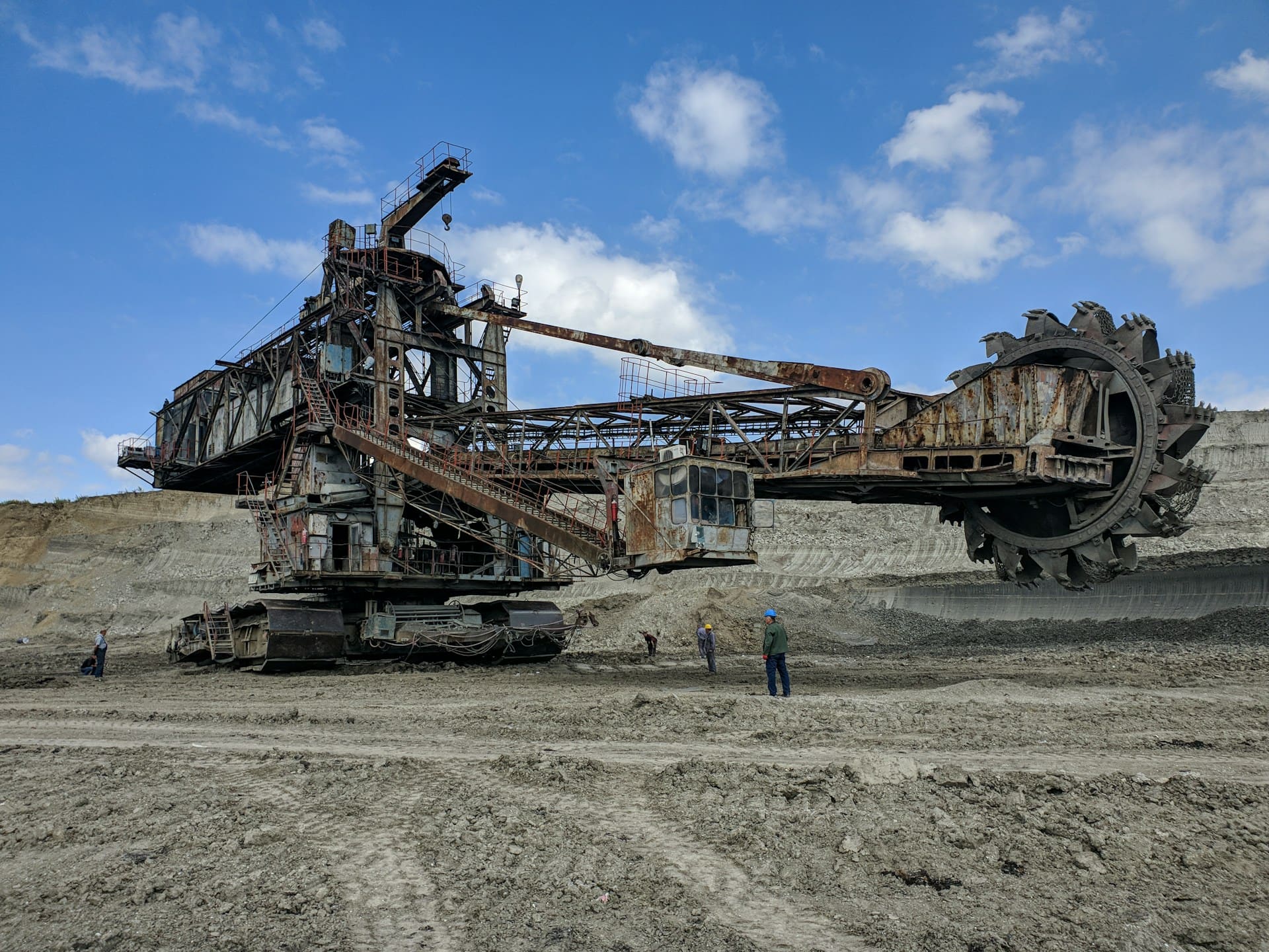 Minerales Estratégicos y Seguridad Nacional: La Nueva Carrera por el Dominio del Suministro Global