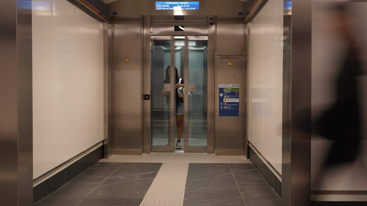 ascensores en Avenida de América de Metro