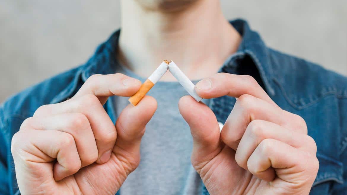 Oncóloga del Hospital La Princesa Coautoriza Guía para Abandonar el Tabaco