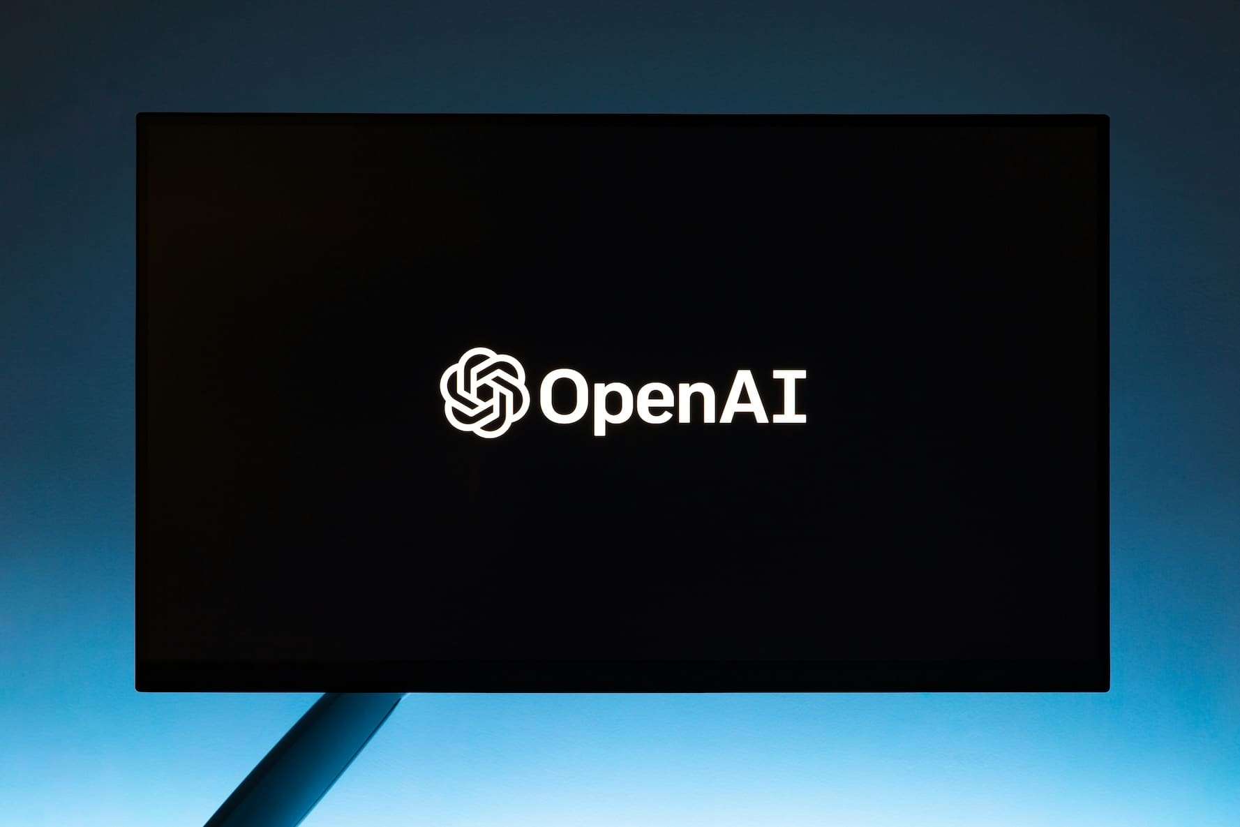 OpenAI Explora Inversiones Millonarias con Gigantes Tecnológicos para Impulsar su Crecimiento en Inteligencia Artificial