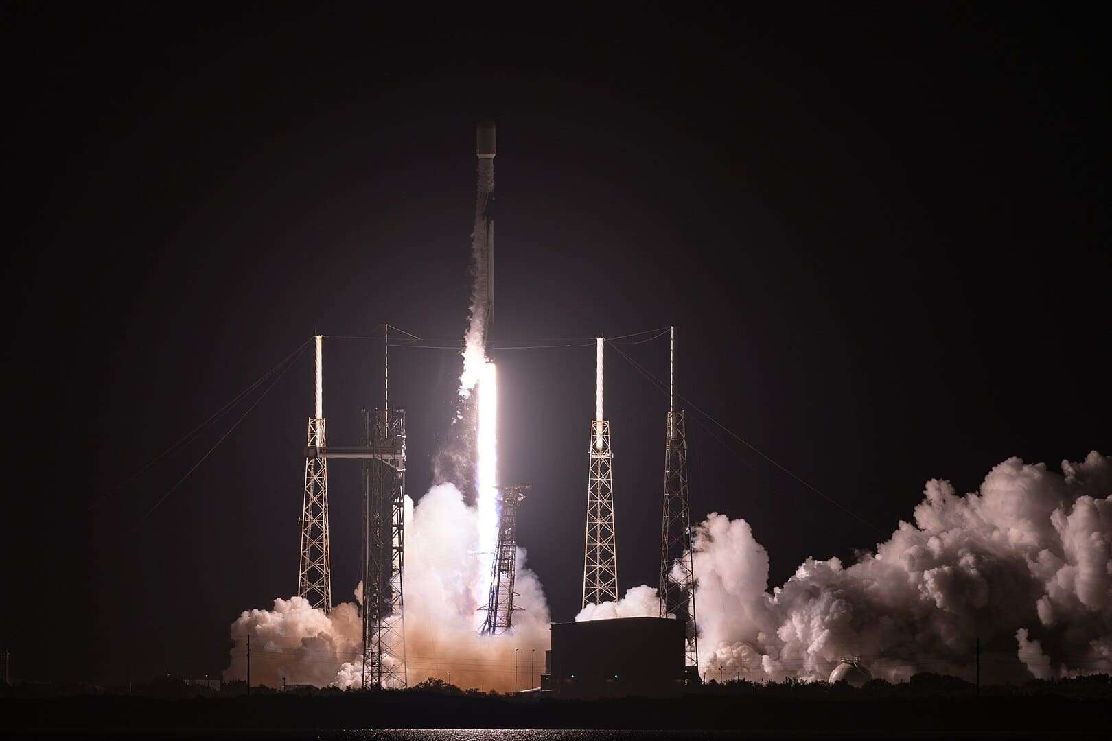 SpaceX se Supera: 165 Vuelos Orbitales en 2025 con Lanzamientos Cada 48 Horas