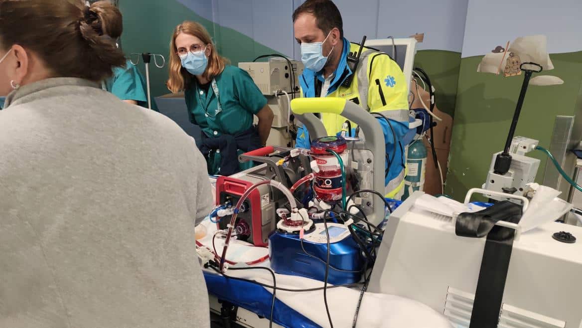 Traslados Críticos de Menores en 2025: Innovación en Oxigenación por el SUMMA 112 en España