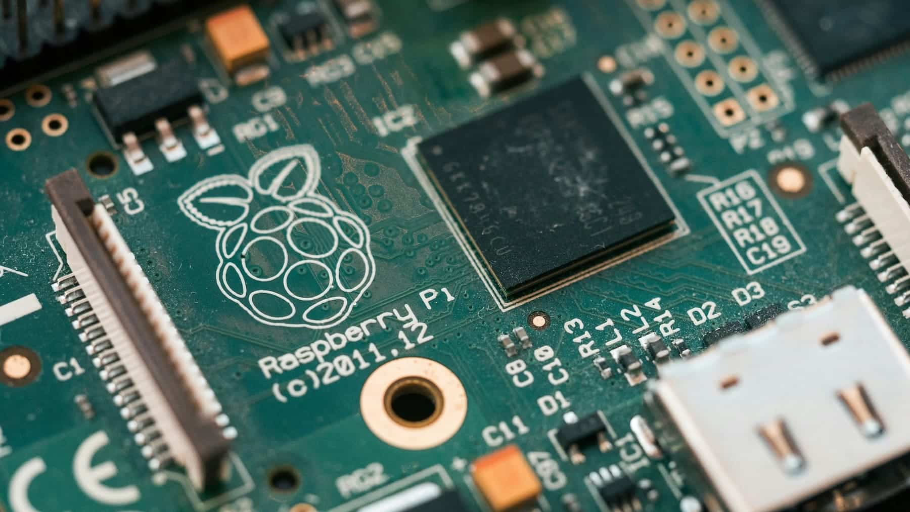 Aumento en Precios de Raspberry Pi: Impacto de la Demanda de IA en el Modelo de 16 GB Elevado a 205 Dólares