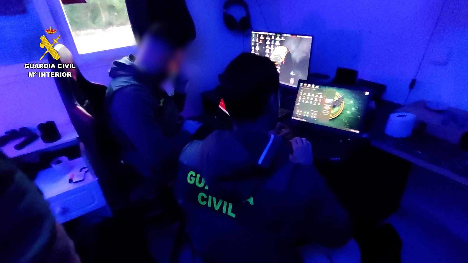 Cuatro líderes del grupo hacktivista Anonymous Fénix arrestados por ciberataques a instituciones públicas