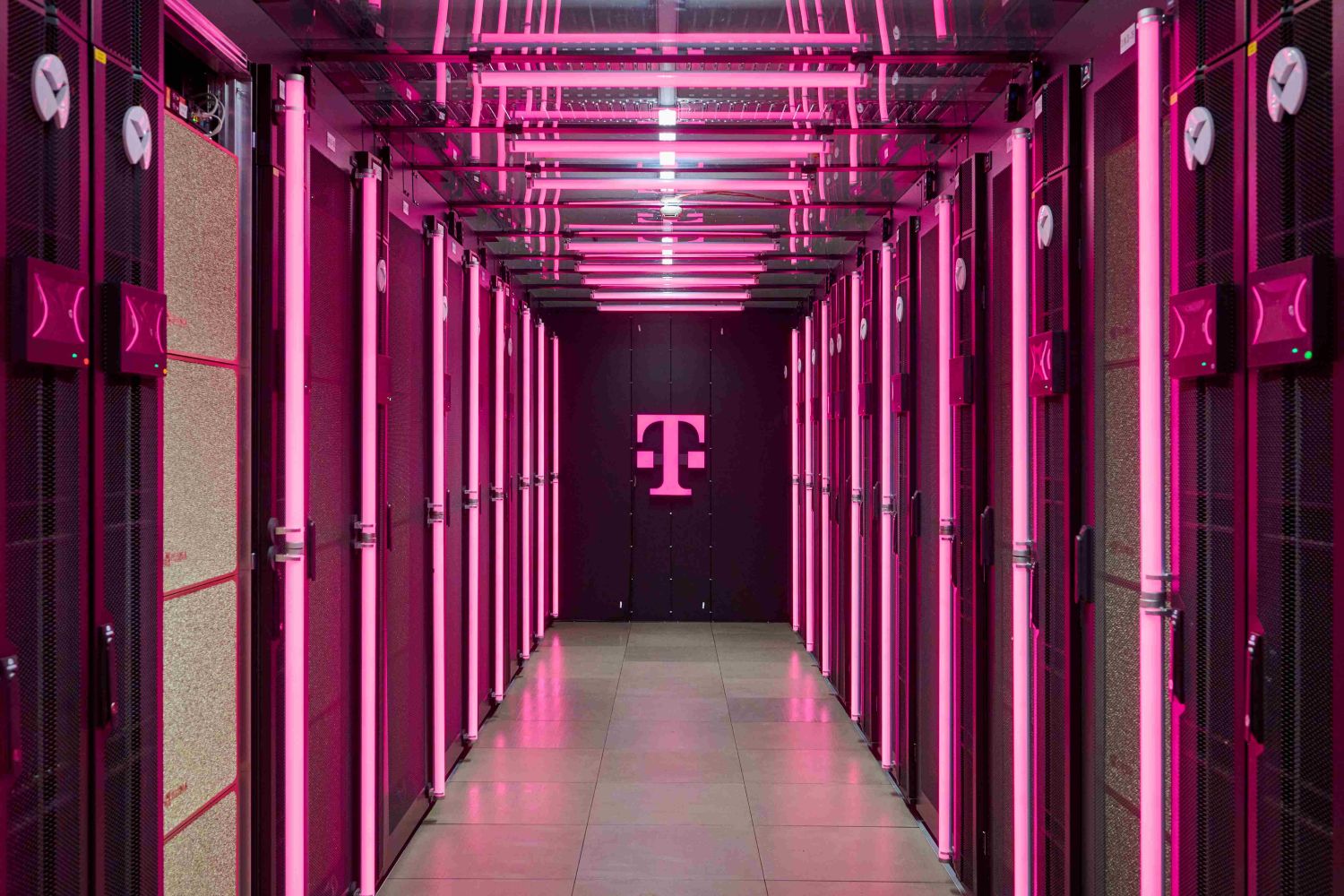 Deutsche Telekom presenta en Múnich su Innovadora Industrial AI Cloud en colaboración con NVIDIA y Polarise