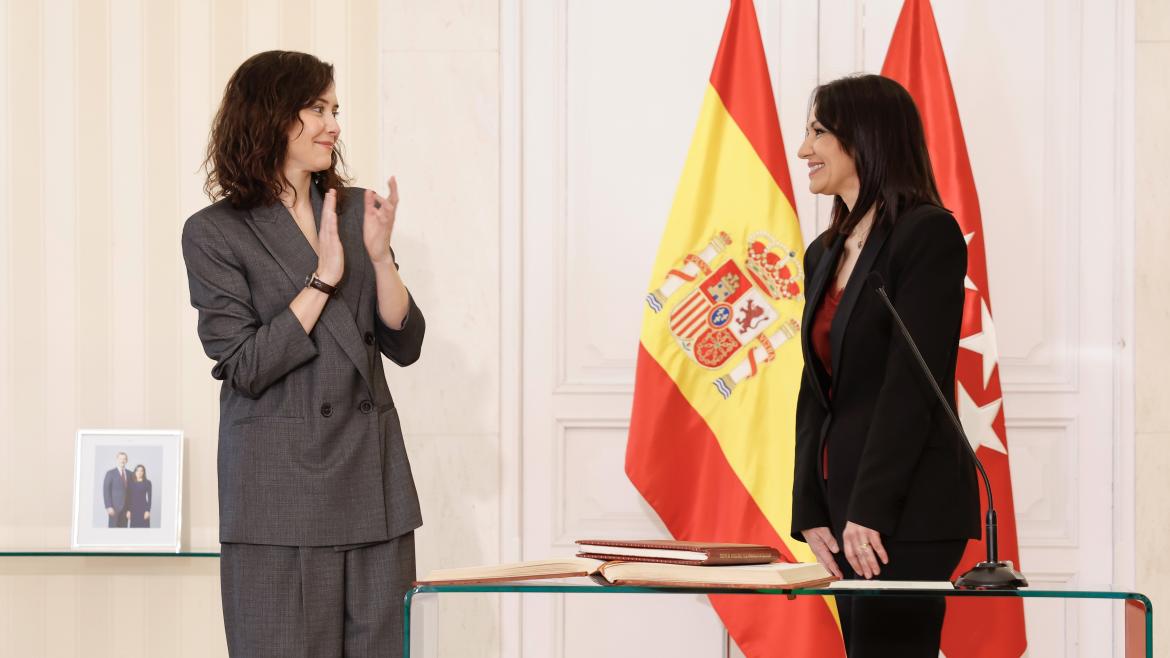 Díaz Ayuso Encabeza la Ceremonia de Investidura de la Nueva Consejera de Educación, Ciencia y Universidades
