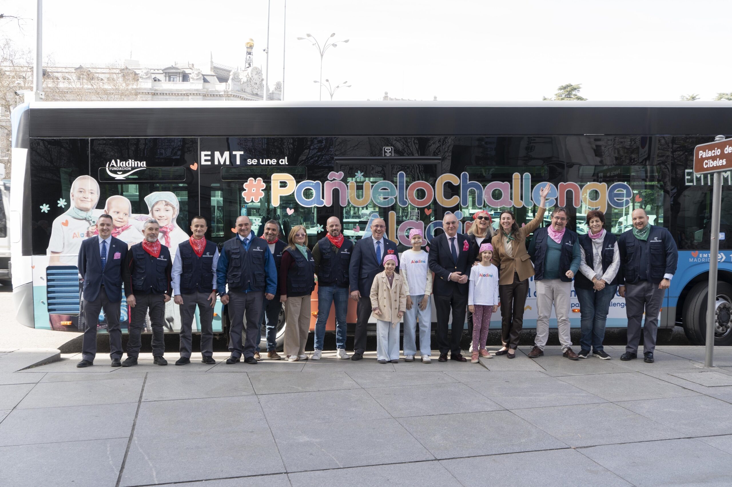EMT Madrid Lanza Autobús Vinilado en Apoyo a la Fundación Aladina contra el Cáncer Infantil