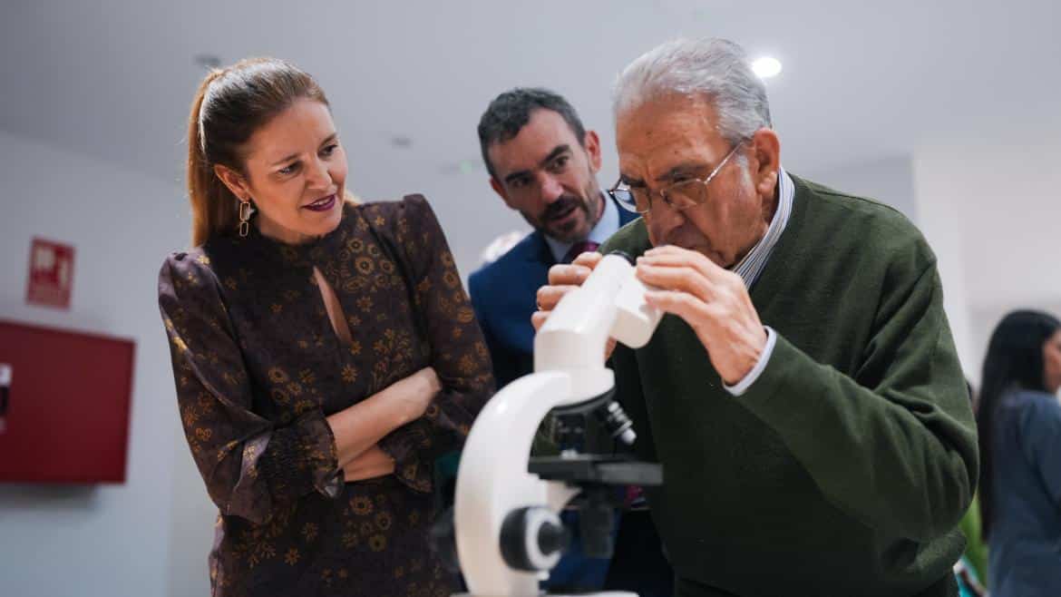 Fomento del Conocimiento y Envejecimiento Activo en Centros de Mayores con «Ciencia en Residencia» en Madrid