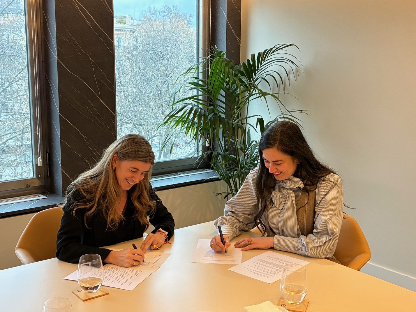 Fundación Adecco y Women in Banking Se Alían para Impulsar el Empleo de Mujeres en el Sector Financiero