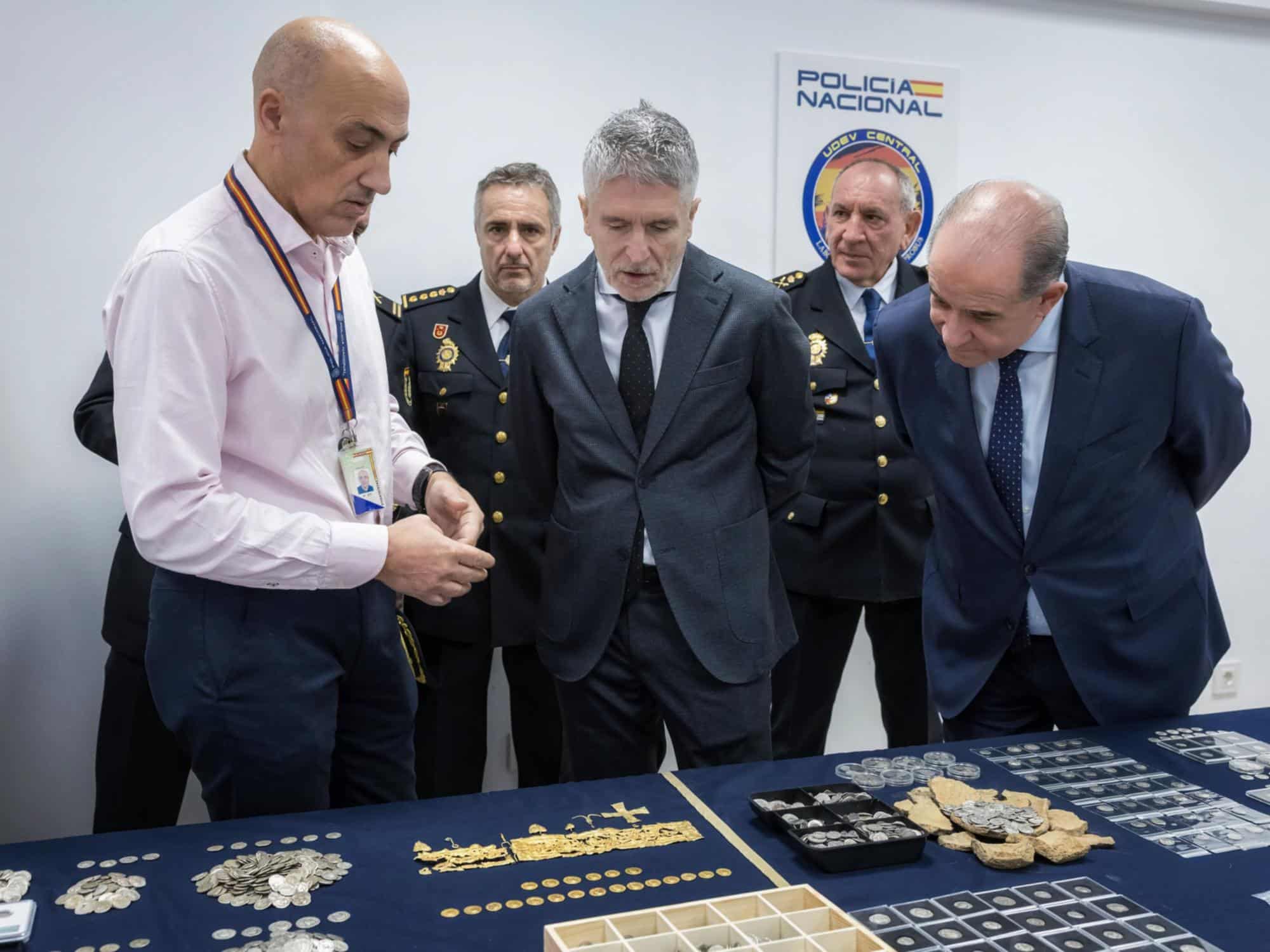 Grande-Marlaska elogia la labor excepcional de la Brigada de Patrimonio Histórico en la recuperación de bienes culturales