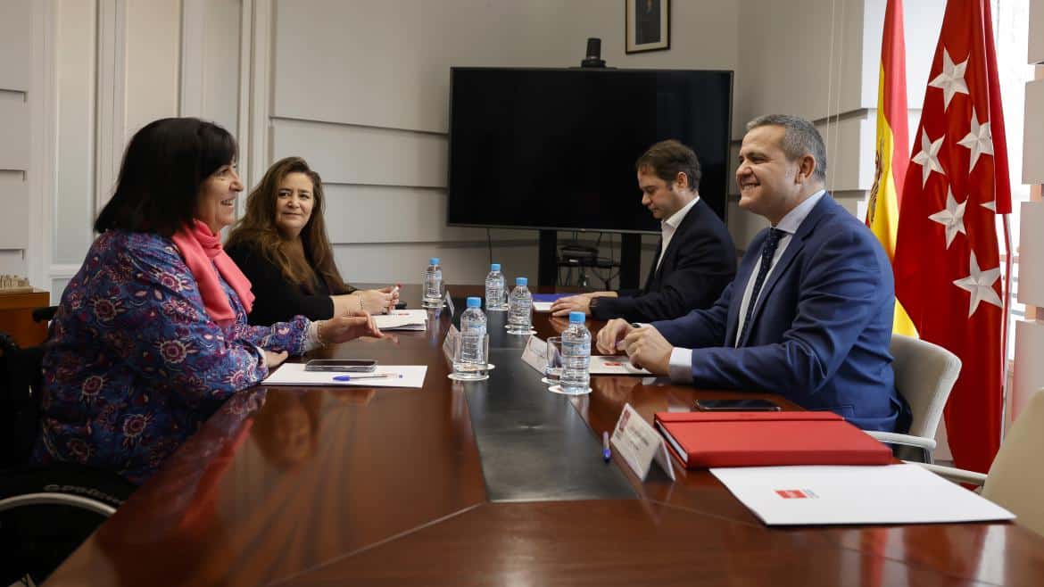 Homenaje a Óscar del Moral: Placa Conmemorativa en Avenida de América por la Comunidad de Madrid