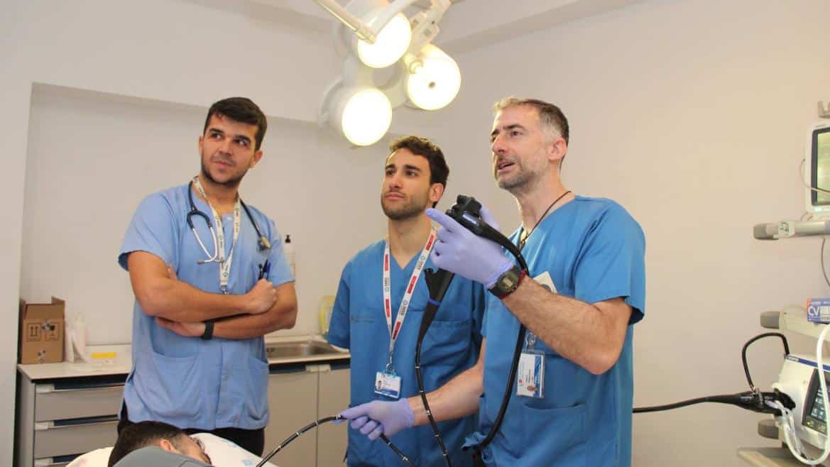 Hospital Clínico San Carlos Potencia Capacitación de Médicos Residentes en Urgencias Digestivas