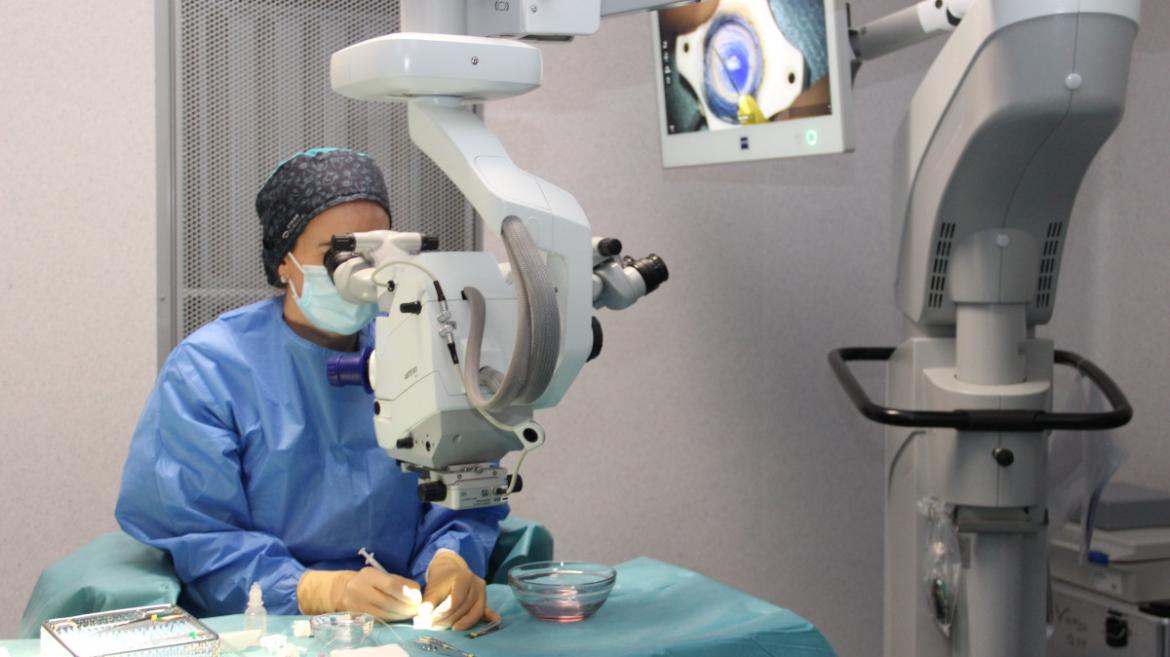 Innovadora Técnica Quirúrgica Corrige Defectos Visuales en el Hospital Clínico San Carlos