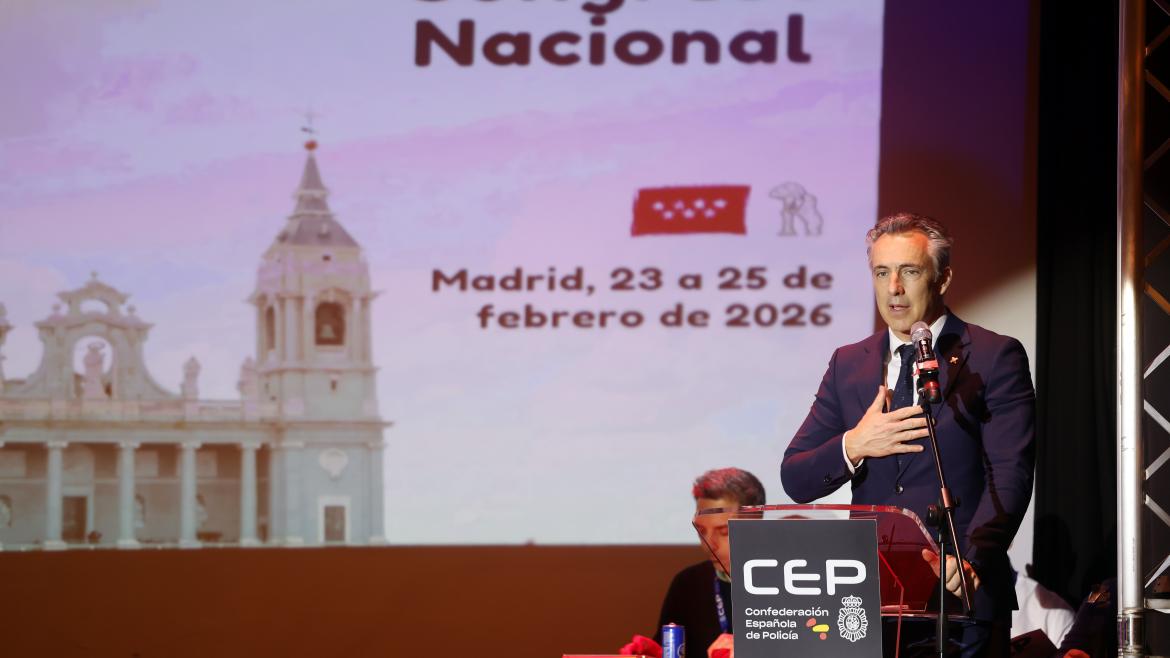 Novillo Recibe Reconocimiento por su Apoyo a la Policía Nacional en Madrid