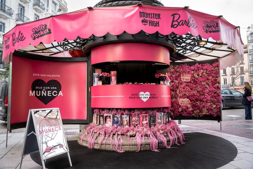 Mattel transforma San Valentín en Madrid con su pop-up de muñecas Collector