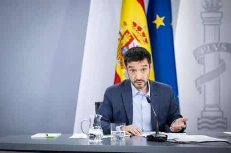 Bustinduy durante consejo de ministros