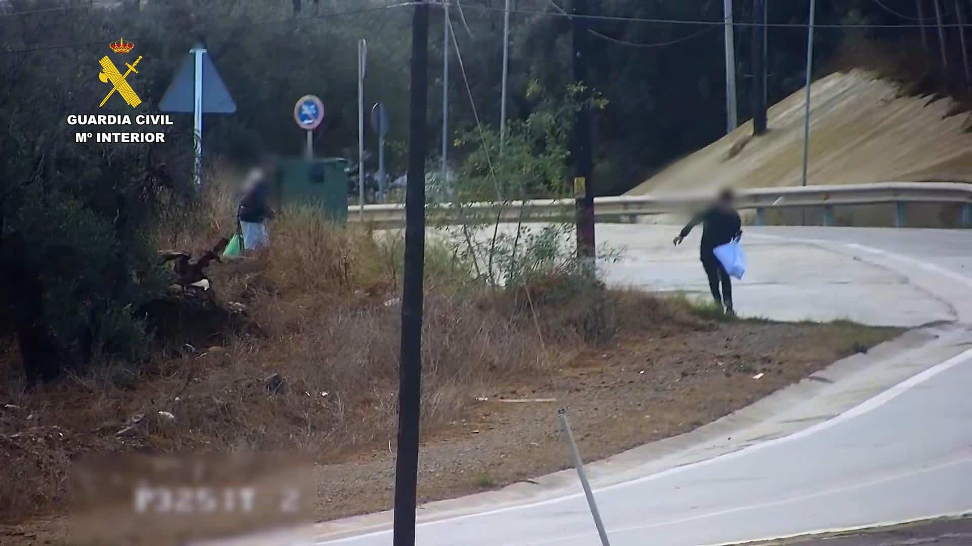 Siete personas detenidas por portar hachís en Melilla tras lanzamientos desde Marruecos sobre el vallado