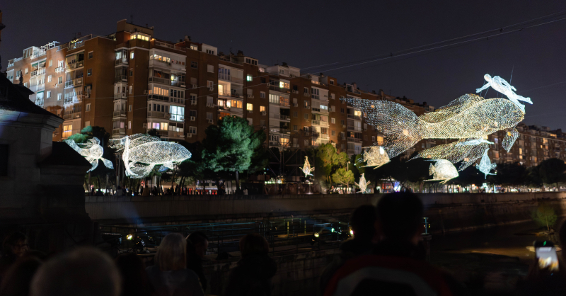 Espectaculares Imágenes Iluminan la Ciudad en la Segunda Jornada del Festival Internacional de Luz