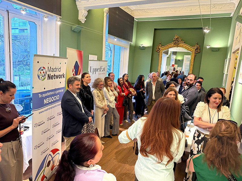La Plaza de España acoge un Afterwork internacional en el que Madrid Network actúa como conector empresarial junto a la Cámara Hispano-Danesa
