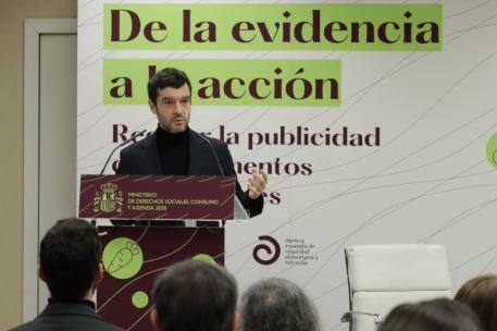 Alerta sobre el Consumo de Bebidas Energéticas entre Adolescentes: Bustinduy Destaca un Uso del 40% y sus Riesgos para la Salud