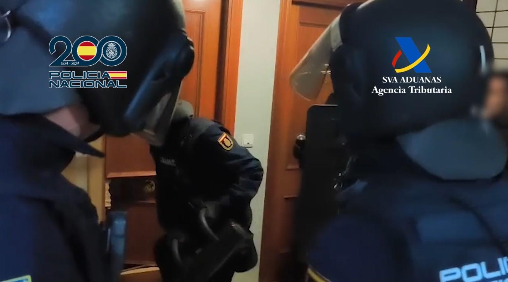 Autoridades desmantelan red criminal dedicada a la falsificación de documentos para inmigrantes