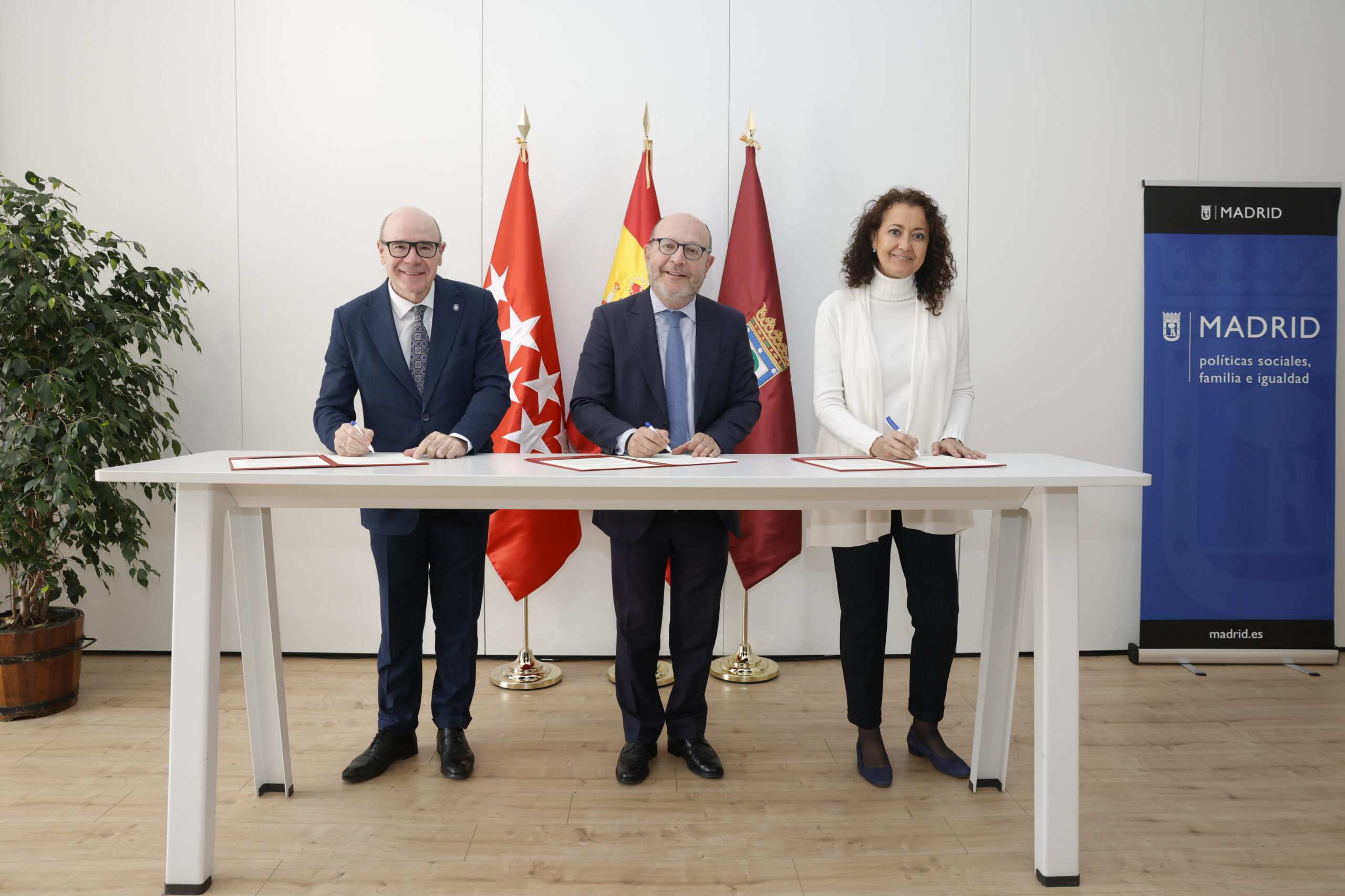 Ayuntamiento de Madrid y Universidad de Granada se Unen para Impulsar Proyecto Intergeneracional en Centro Ouka Leele