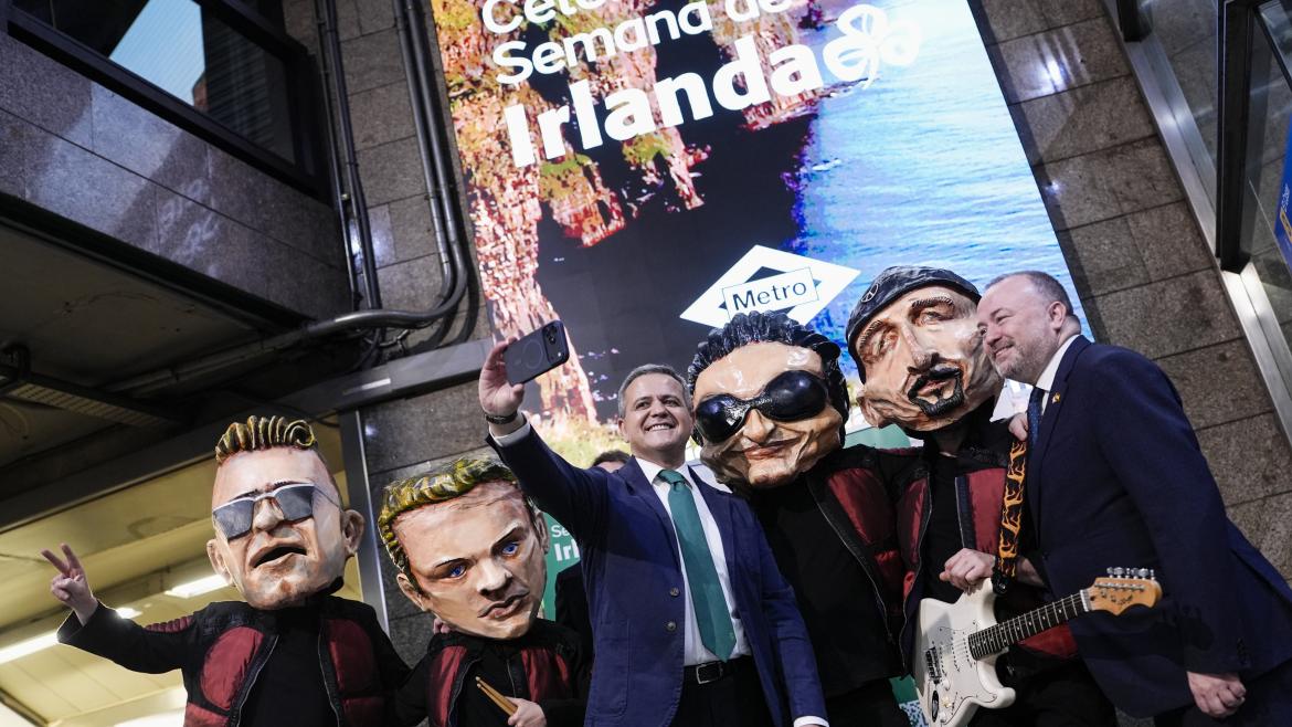 Celebración de San Patricio en el Metro de Madrid: Un Viaje Cultural a Irlanda para los Viajeros