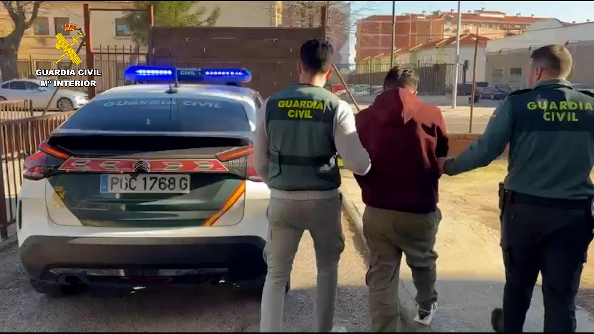 Detenidas tres personas que asaltaban viviendas disfrazadas de repartidores