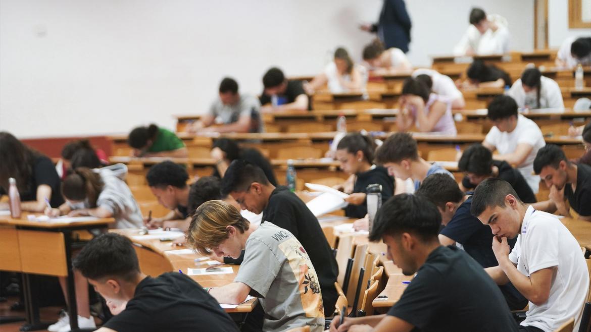 Alumnos en la universidad