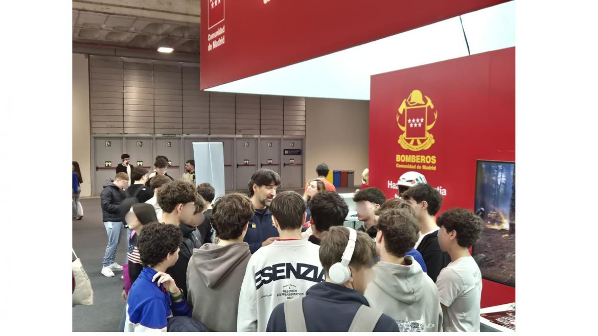 Exitoso Interés en la Feria Aula: Más de 12.000 Personas Visitan el Stand de la Agencia de Seguridad y Emergencias Madrid 112