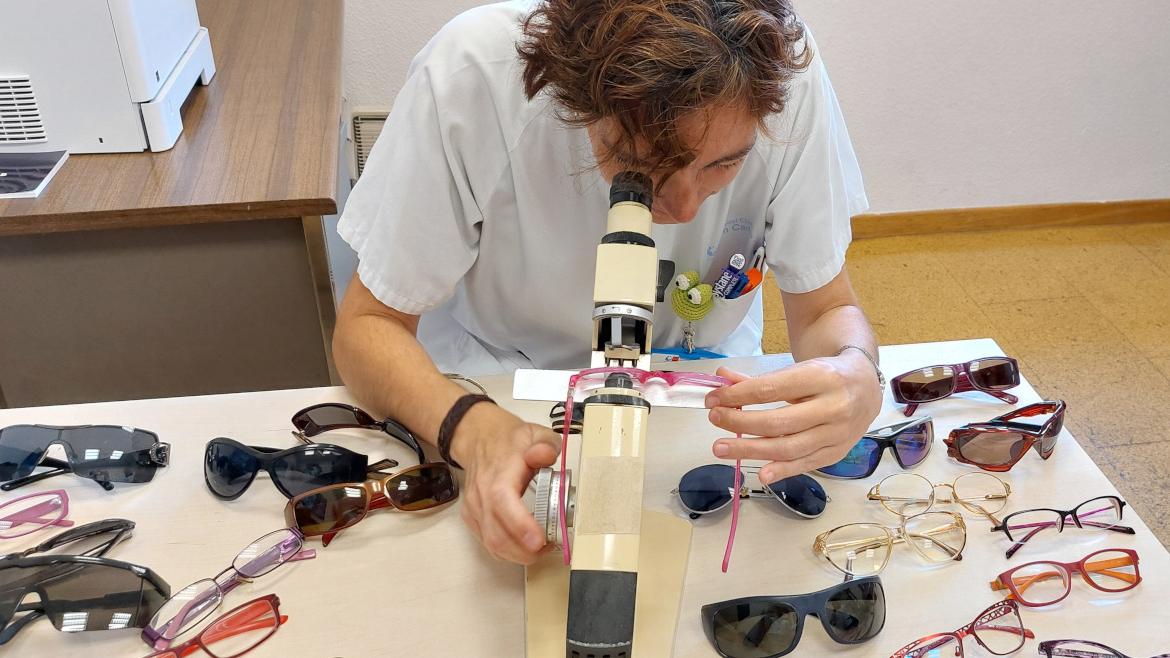 Iniciativa Solidaria del Hospital Clínico San Carlos: Envío Masivo de Gafas Graduadas a Comunidades Vulnerables en República Dominicana y África