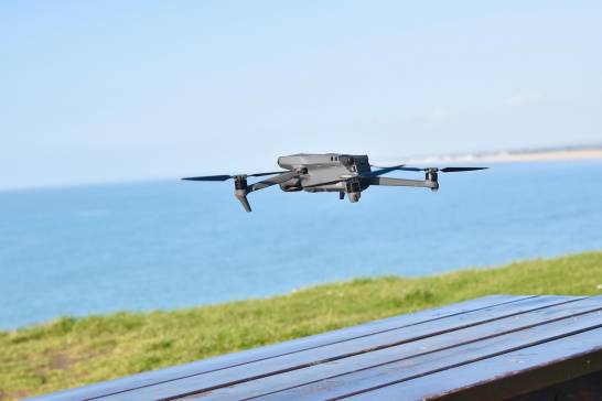 Inteligencia Artificial Revoluciona la Seguridad Aérea con la Intercepción de Drones No Autorizados