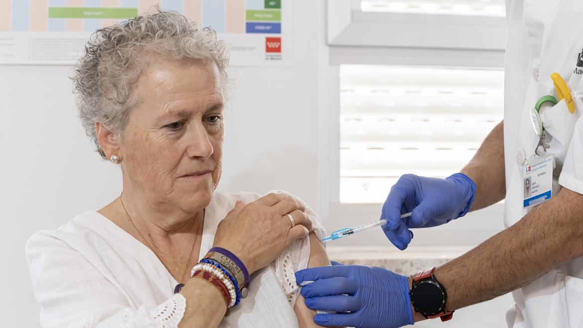 La Comunidad de Madrid Destina 12,5 Millones de Euros para Vacunar a Mayores de 80 Años contra el Virus Respiratorio Sincitial