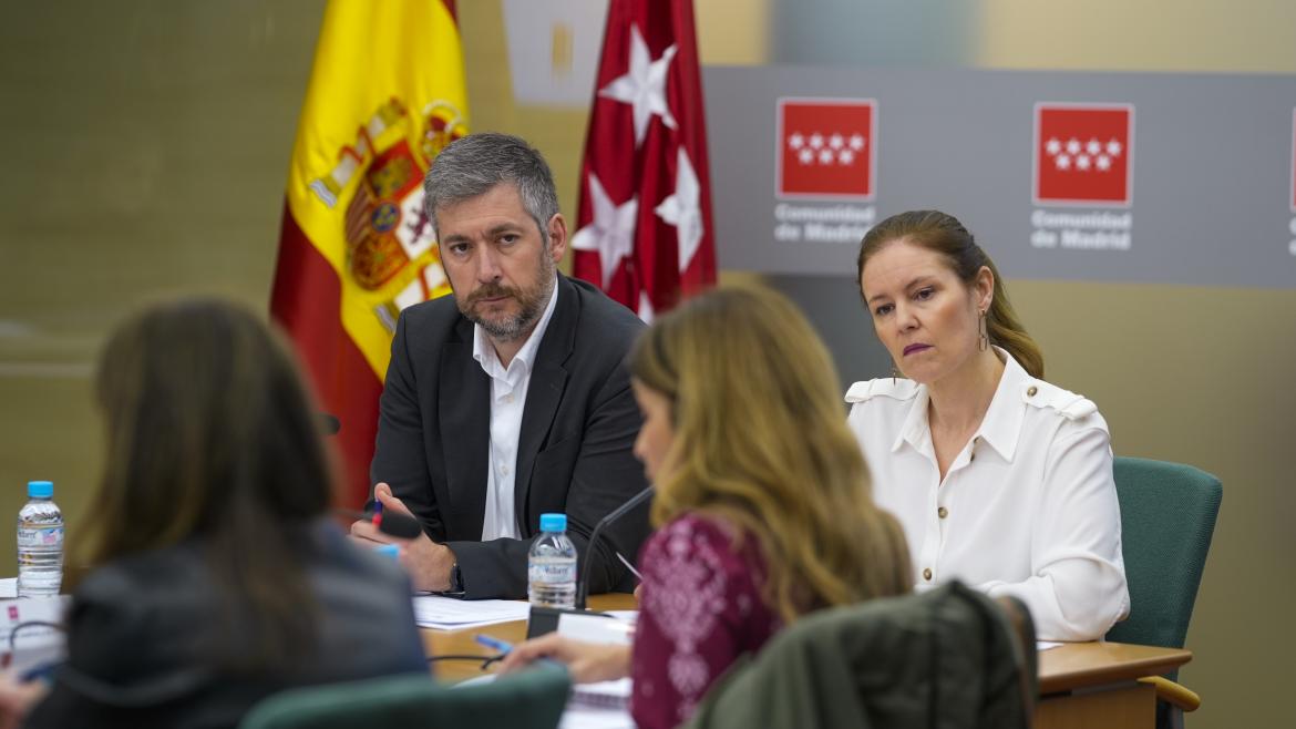 Los consejeros Miguel Ángel García Martín y Ana Dávila durante la reunión