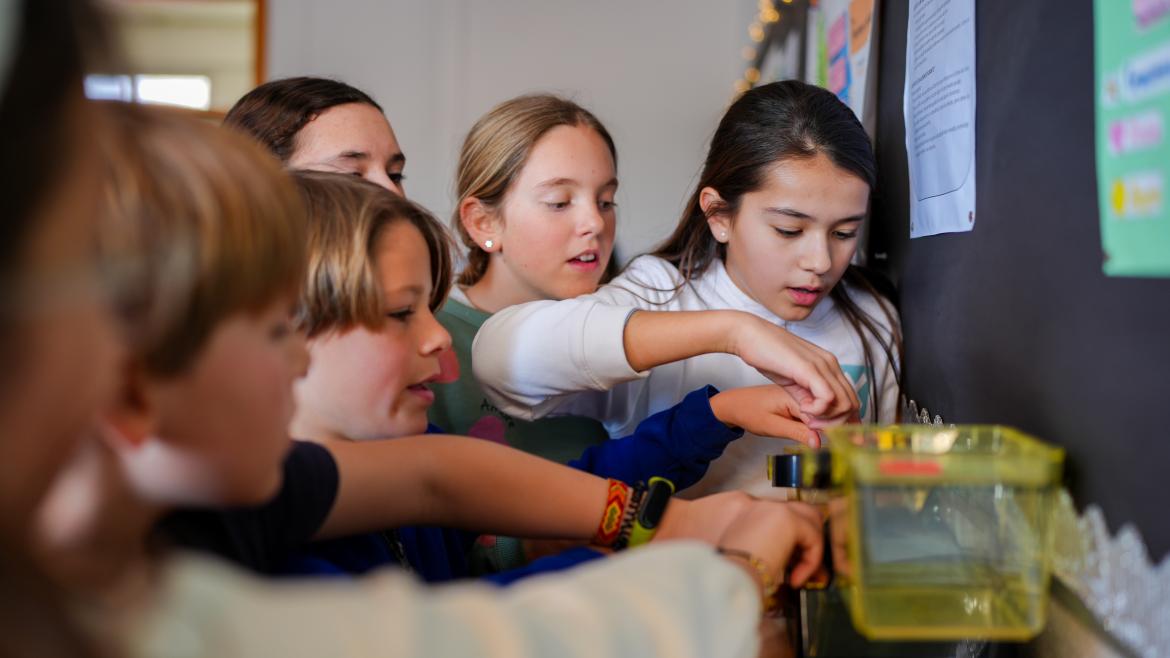 La Comunidad de Madrid amplía su oferta educativa con 2.200 nuevas plazas públicas y una inversión de 36,9 millones