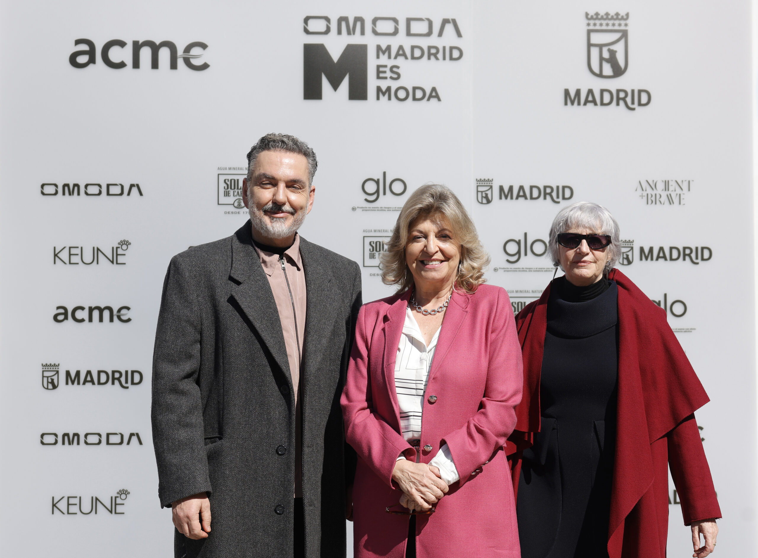 La Plaza de España Brilla como Escenario Principal en el Desfile de Apertura de la Semana de la Moda de Autor